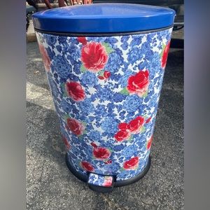 Pioneer Woman Trash Can